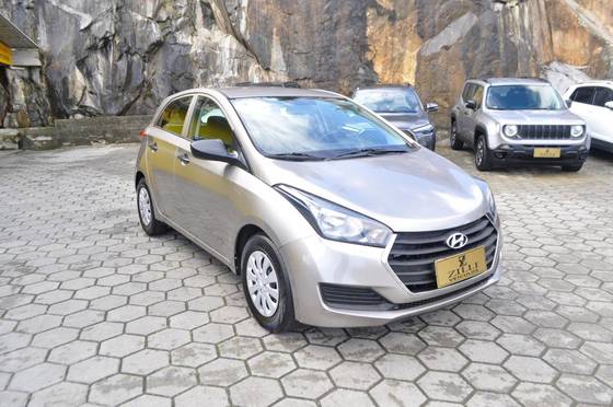 HYUNDAI HB20 1.0 COMFORT 12V FLEX 4P MANUAL HYUNDAI HB20 1.0 COMFORT 12V FLEX 4P MANUAL